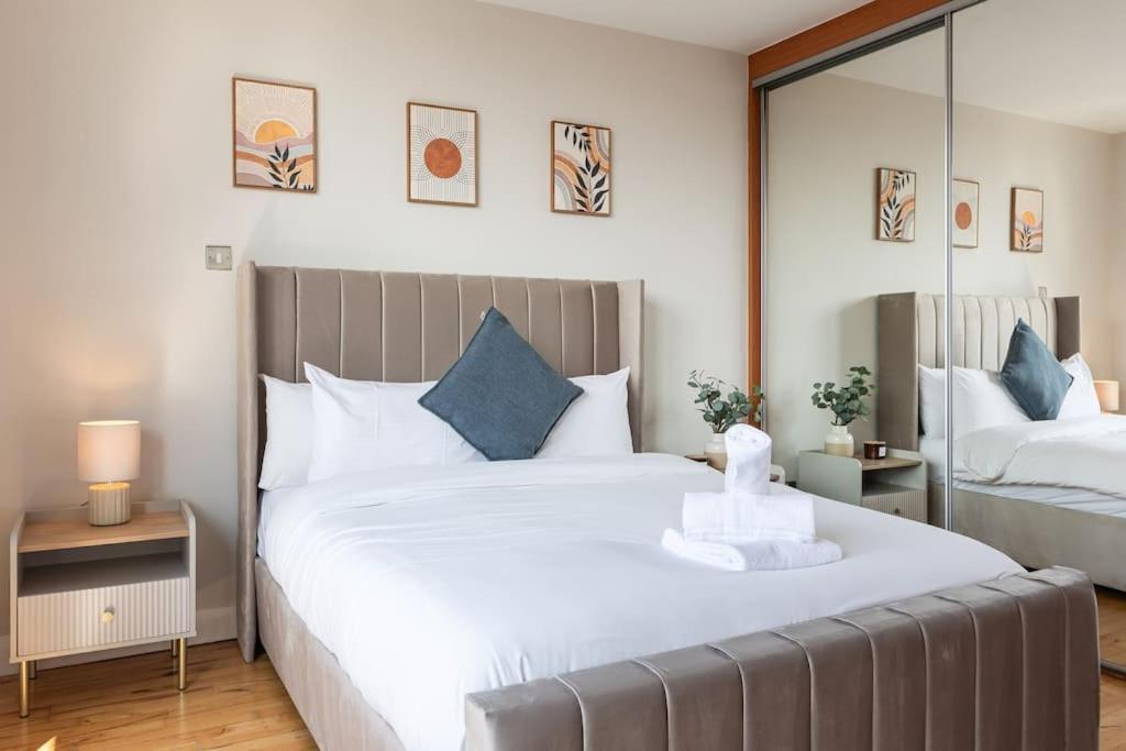 Modern Penthouse Apartment 2 Bed, 2 Bath Sleeps 6 City Centre Belfast Exterior photo
