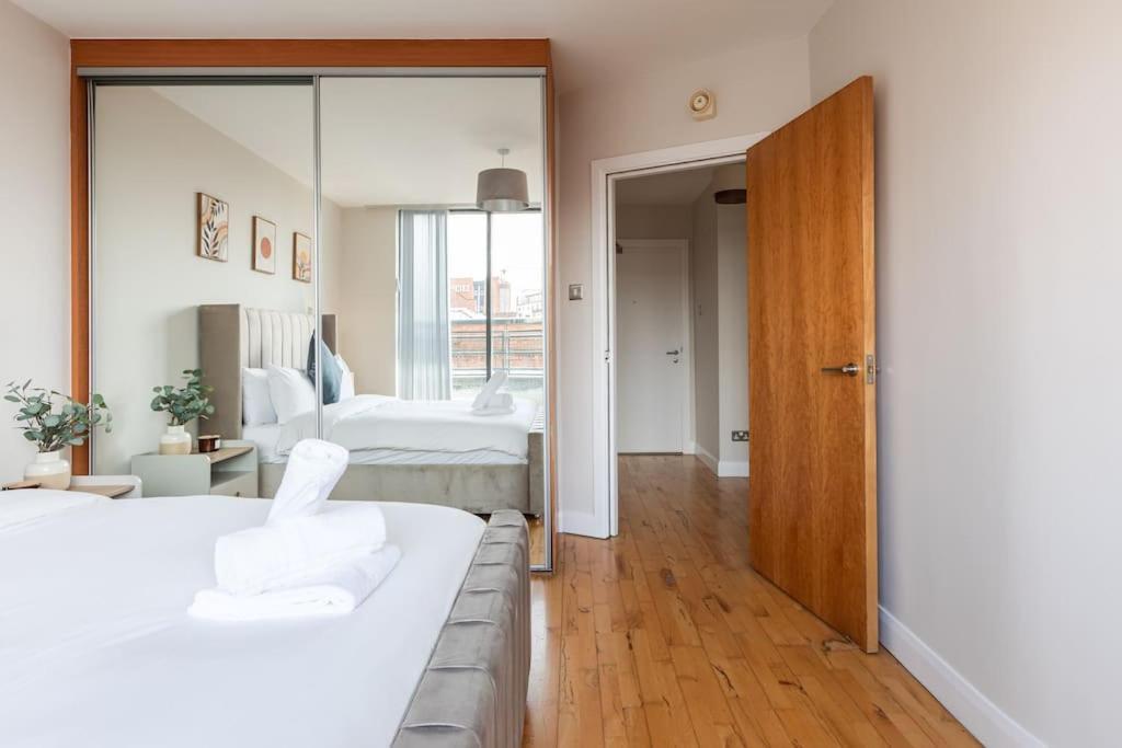 Modern Penthouse Apartment 2 Bed, 2 Bath Sleeps 6 City Centre Belfast Exterior photo