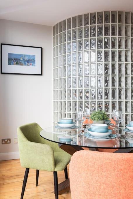 Modern Penthouse Apartment 2 Bed, 2 Bath Sleeps 6 City Centre Belfast Exterior photo